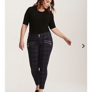 Torrid Plaid Denim Jegging Size 26R